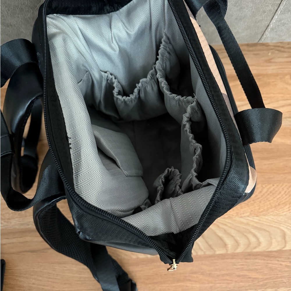 Backpack/diaper bag - Picture 3 of 4